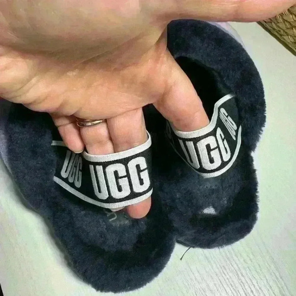 UGG Women's Fluff Yeah Slide - Picture 2 of 7